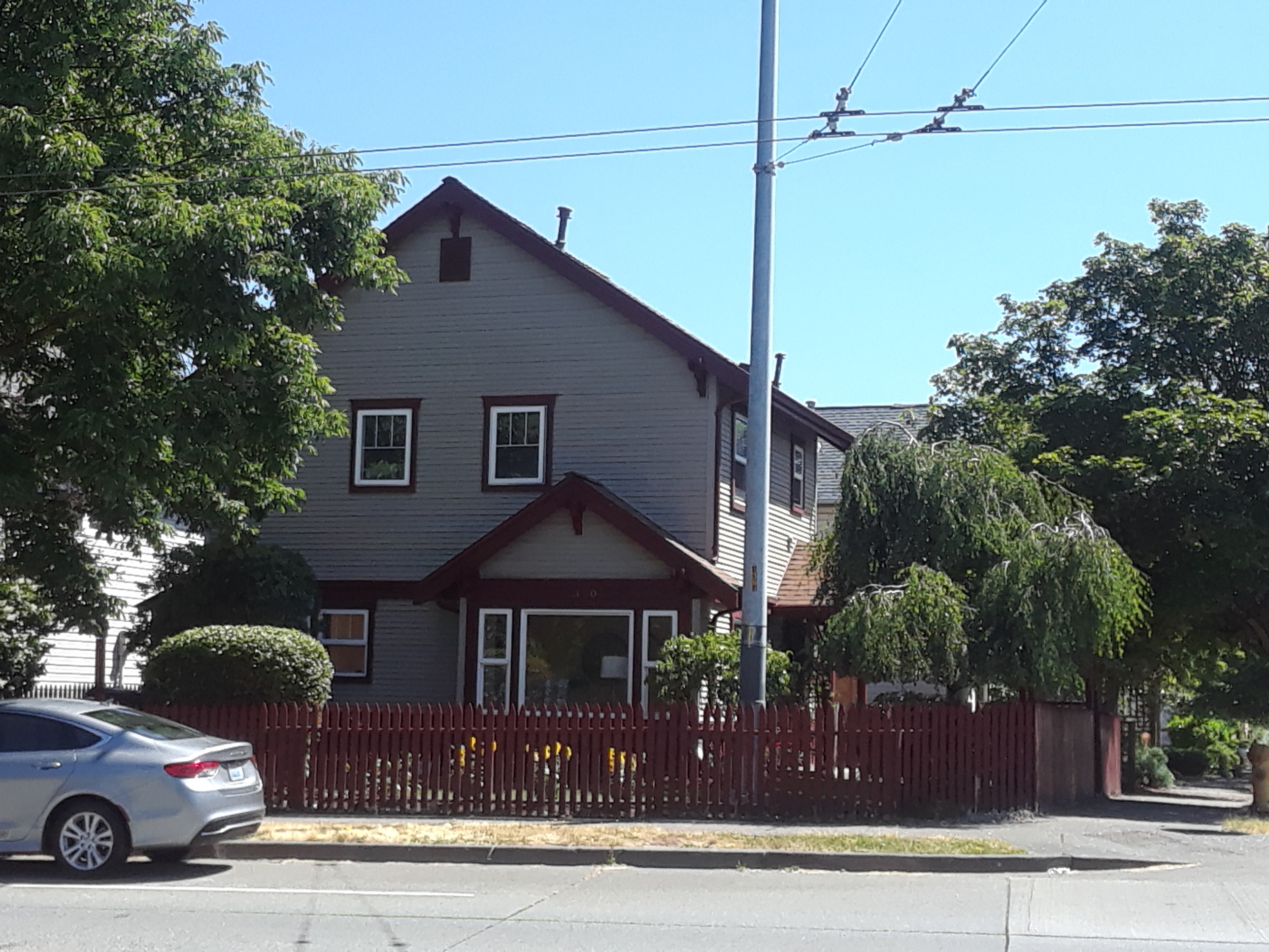 Exterior of 1320 Martin Luther King Junior Way South